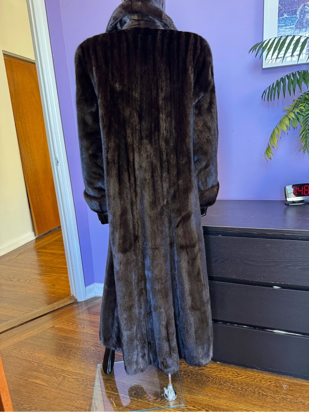 Guy Laroche black ranch natural mink Fur Coat - Picture 7 of 17